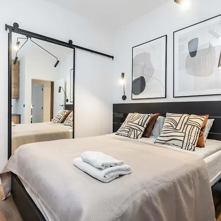 아파트 Urban Retreat Mokotow